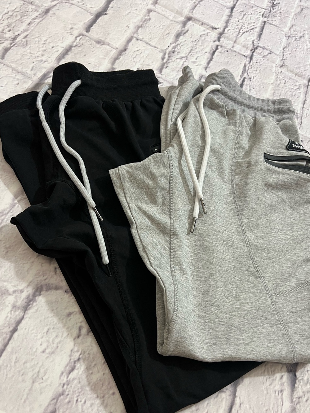 Men's Tapered Sweatpants Joggers Set - Black & Light Gray